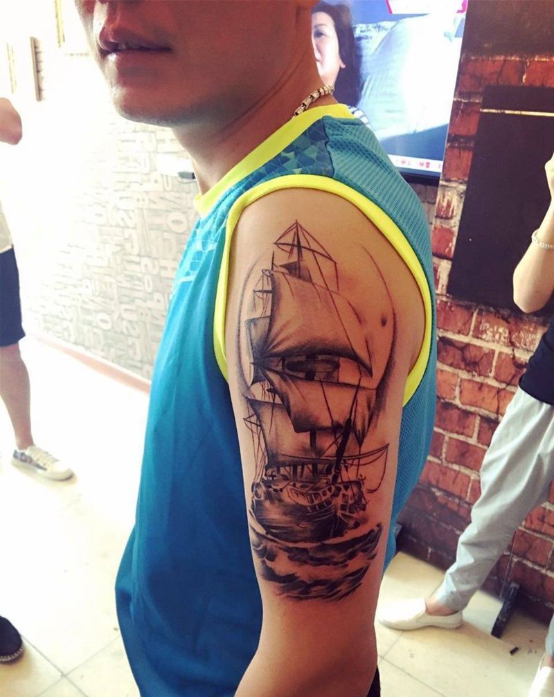 一帆风顺纹身图片_成品手臂欧美静物几何传统纹身图案