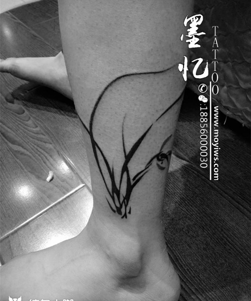 兰花一枚纹身图片_几何原创图腾清新成品纹身图案