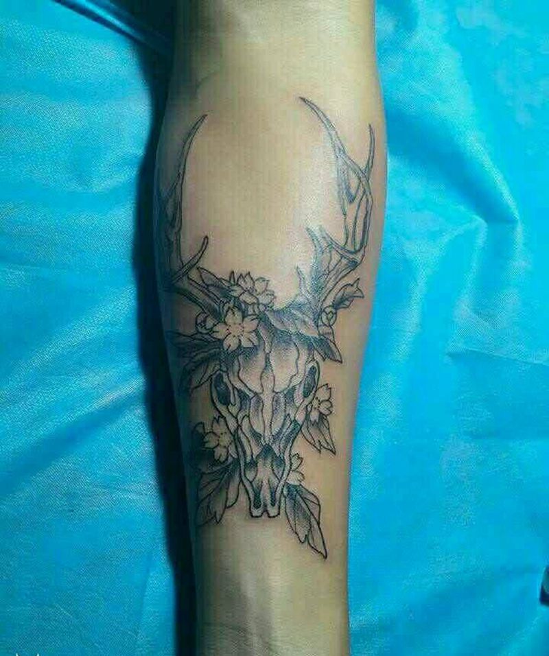 鹿头。。纹身图片