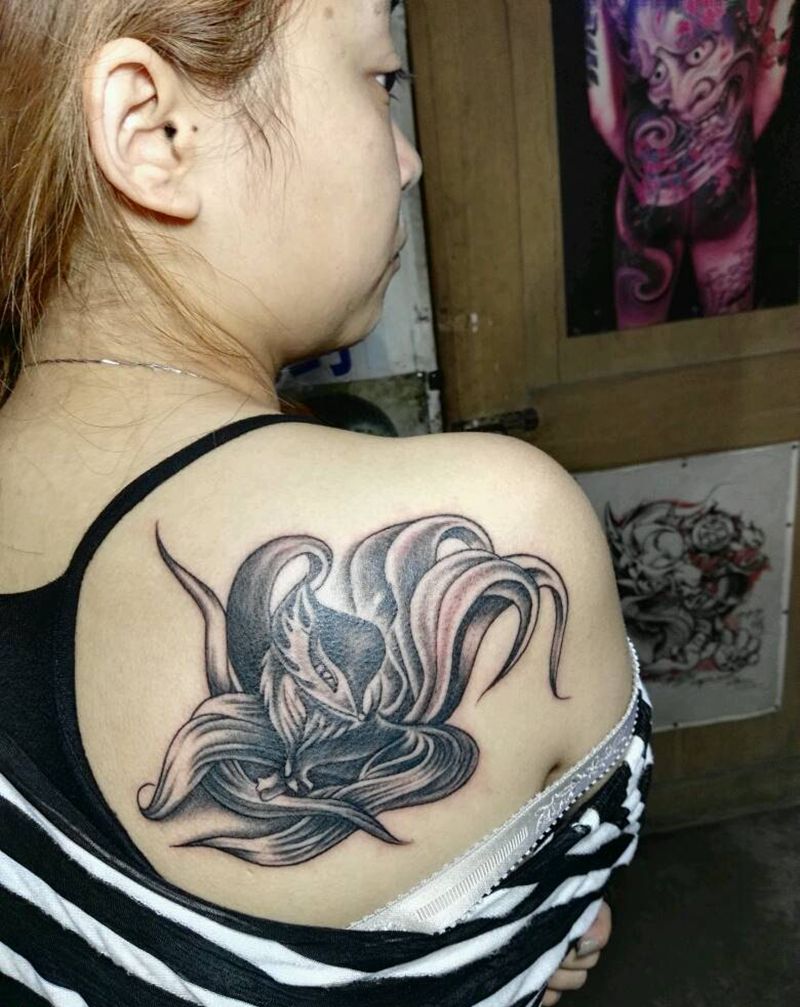 九尾狐纹身图片