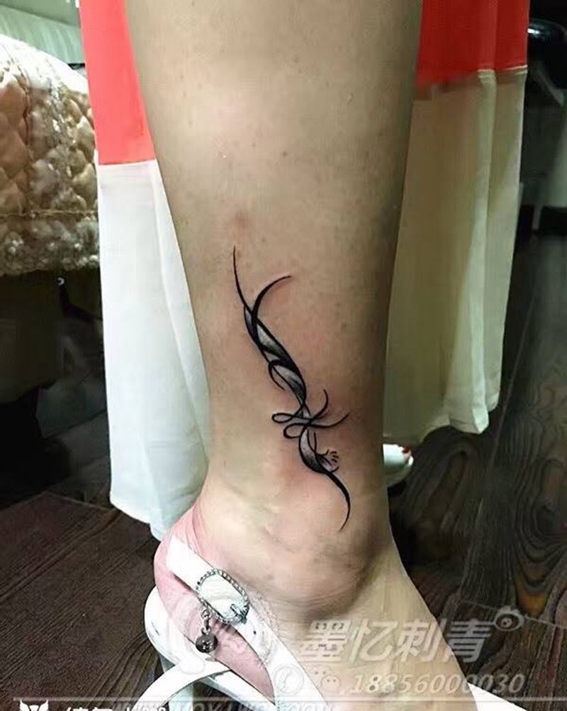 抽象小图纹身图片_腿部清新纹身图案
