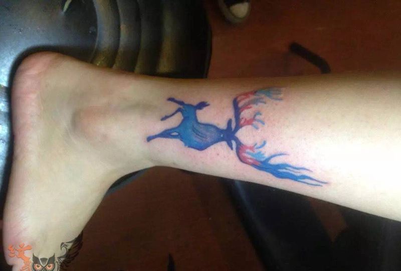 鹿纹身图片_欧美动物脚部纹身图案