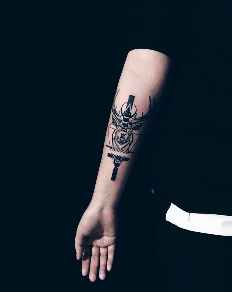 小手臂 鹿纹身纹身图片_成品手臂欧美清新动物纹身图案