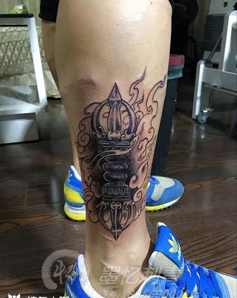 降魔杵纹身图片_成品腿部清新传统静物植物纹身图案