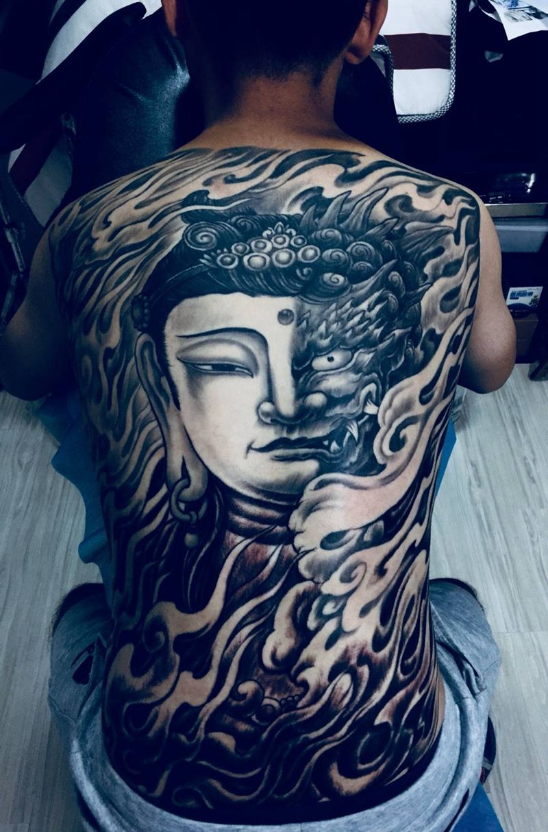 传统满背魔与佛纹身图片_成品背部传统鬼神宗教纹身图案