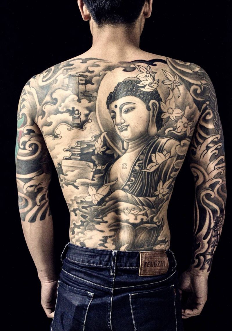 传统满背佛 黑灰立体纹身图片_成品背部手臂传统人物宗教纹身图案