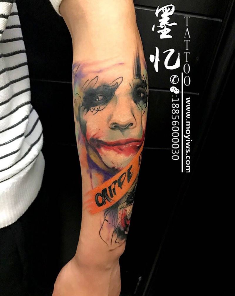 小丑纹身图片_成品臀部欧美原创合肥纹身图案