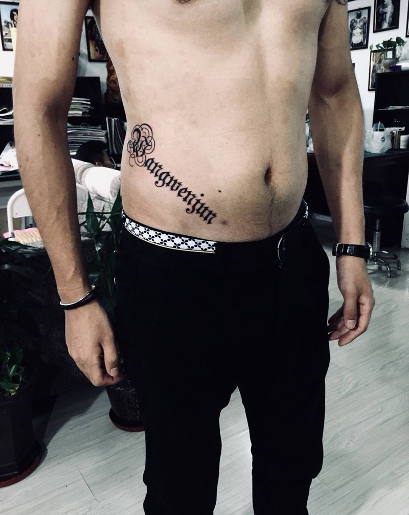 侧腰纹身图片_成品腰部清新字符英文纹身图案