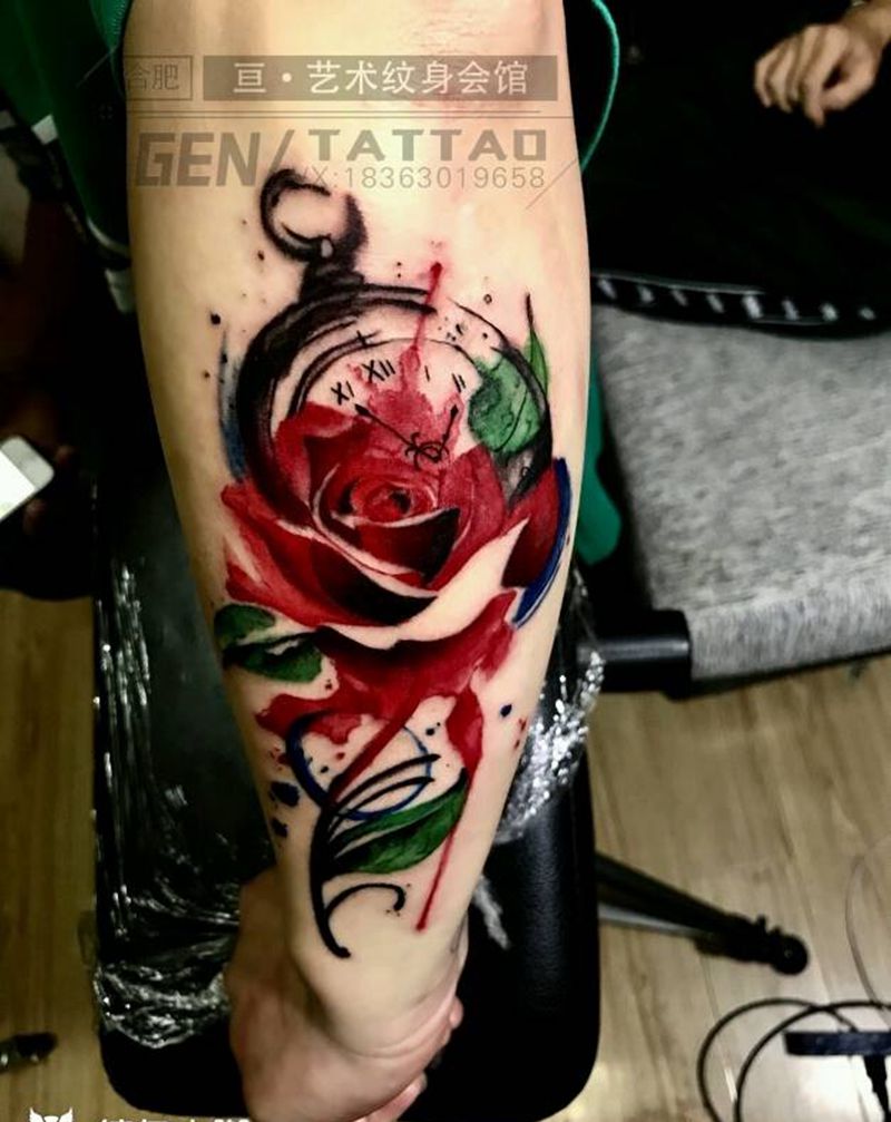 泼墨玫瑰纹身图片