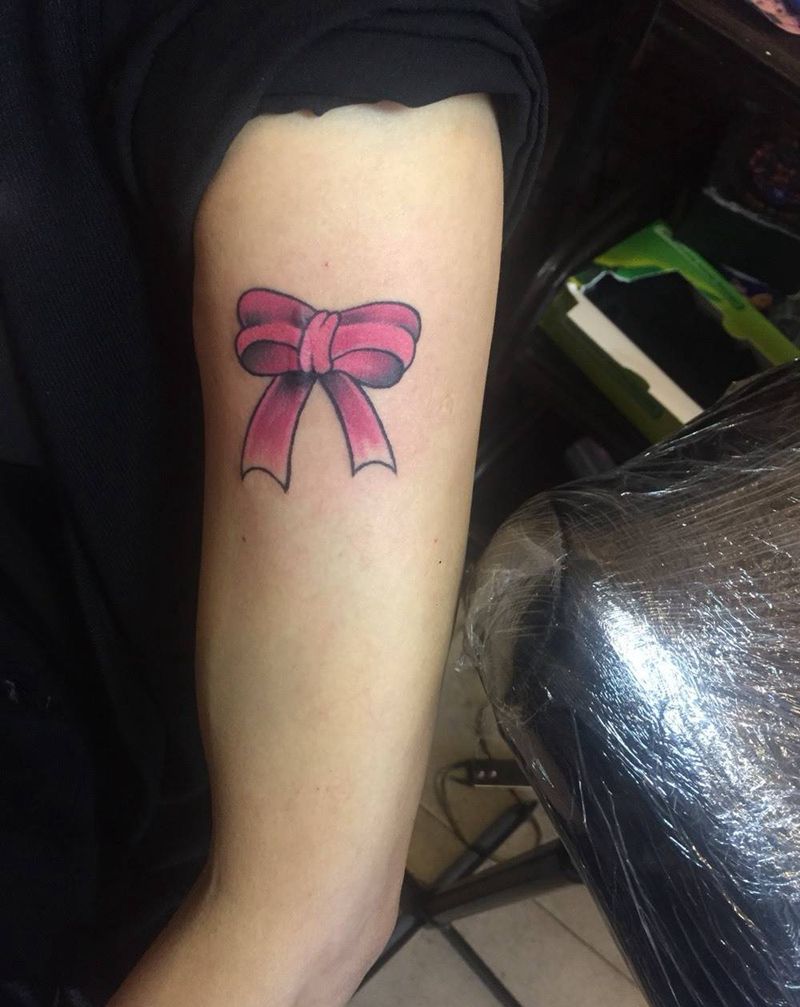 蝴蝶结纹身图片_成品手臂欧美清新动物纹身图案