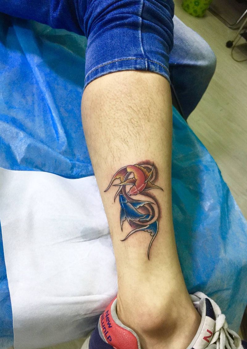 脚踝彩色双鱼小图纹身图片_成品脚部腿部清新动物纹身图案