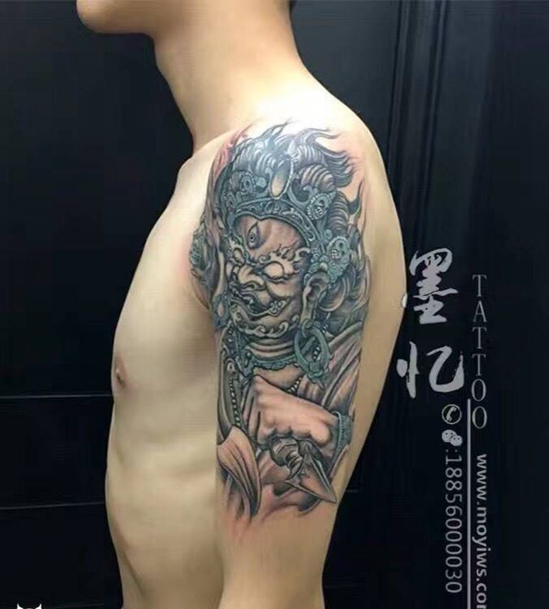 大黑天纹身图片_动物写实肖像成品臀部纹身图案