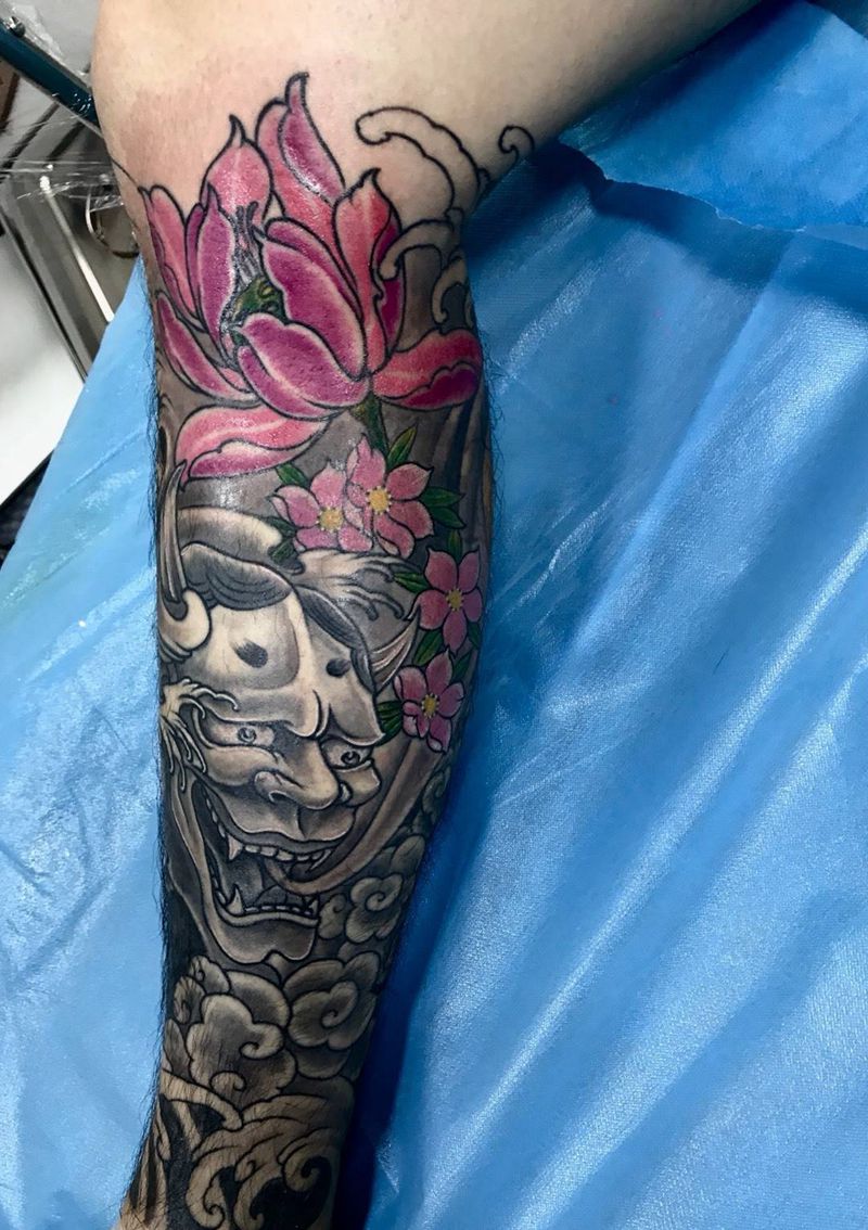 小腿般若 荷花修改纹身图片_成品腿部修改老鬼神传统纹身图案