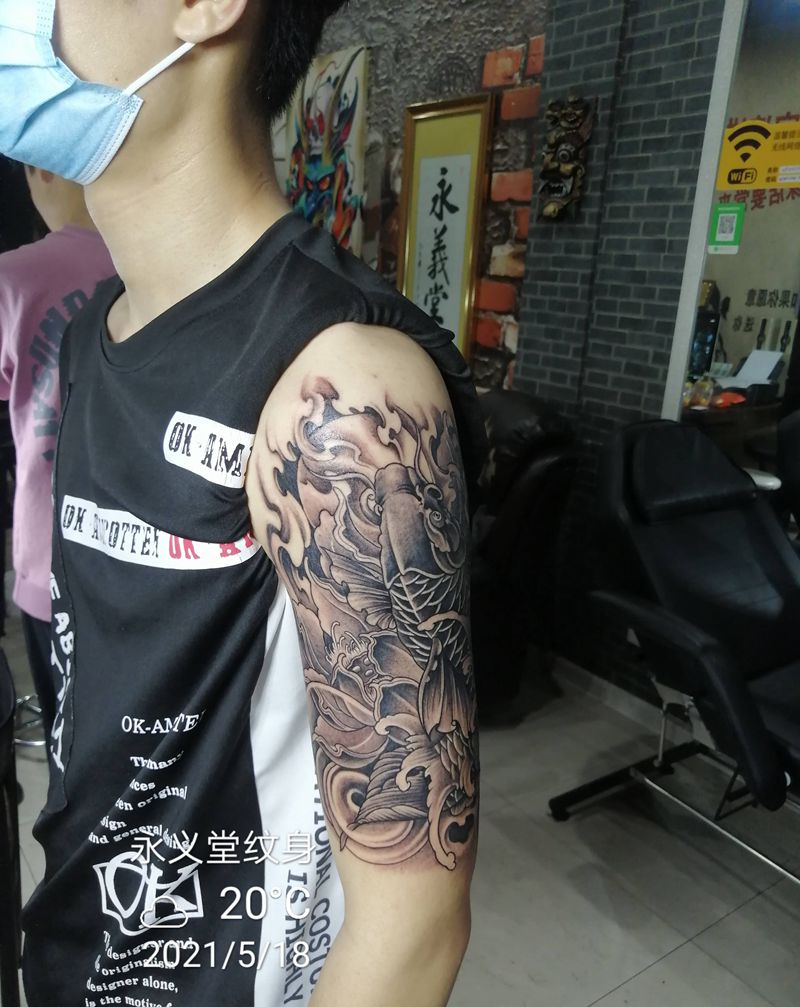 鲤鱼纹身图片_手臂腿部新传统老传统纹身图案