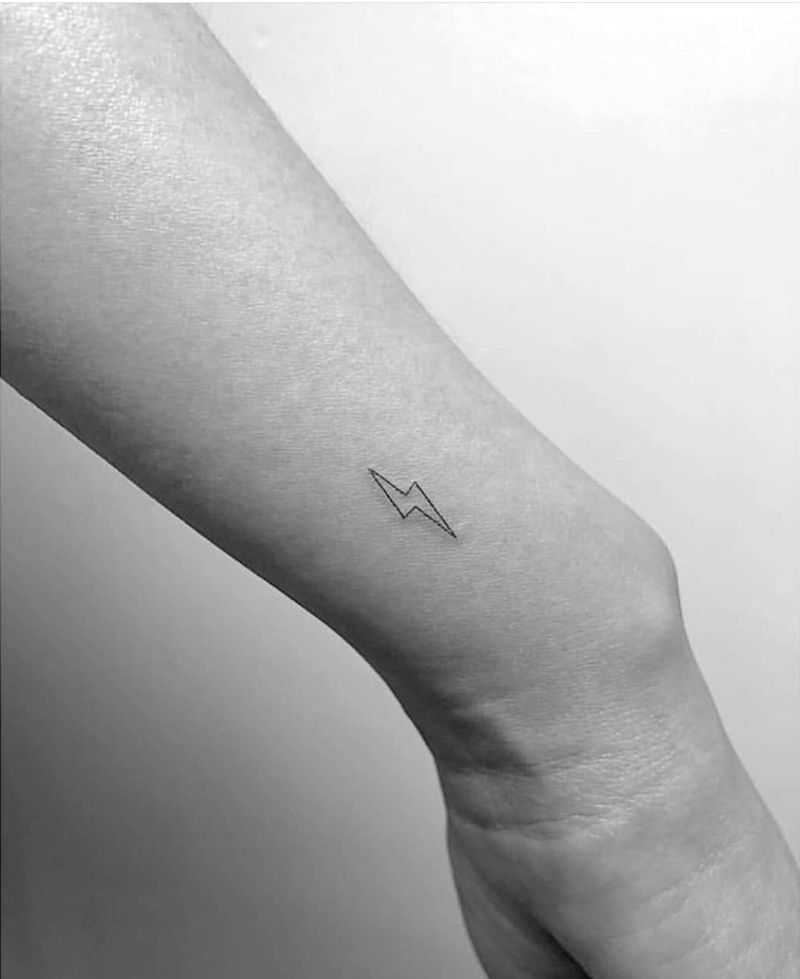 手腕小图纹身图片