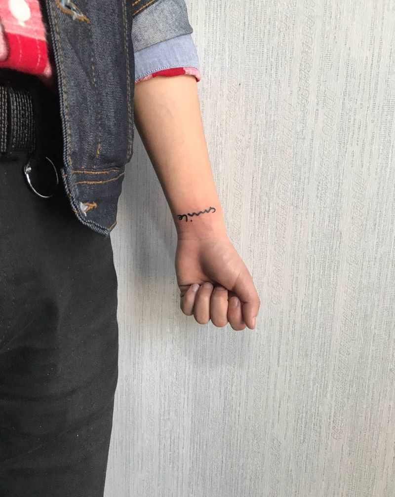手腕小图纹身图片_成品手部欧美字符英文纹身图案