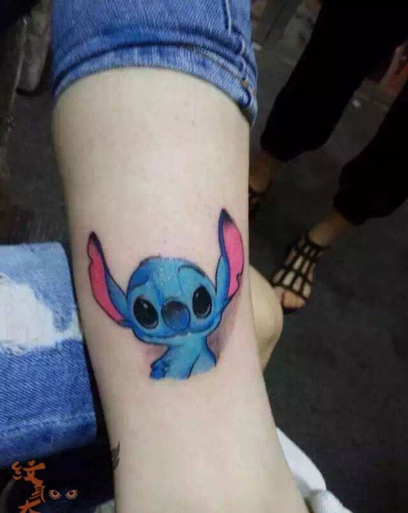 史迪仔纹身图片_欧美动物脚部纹身图案