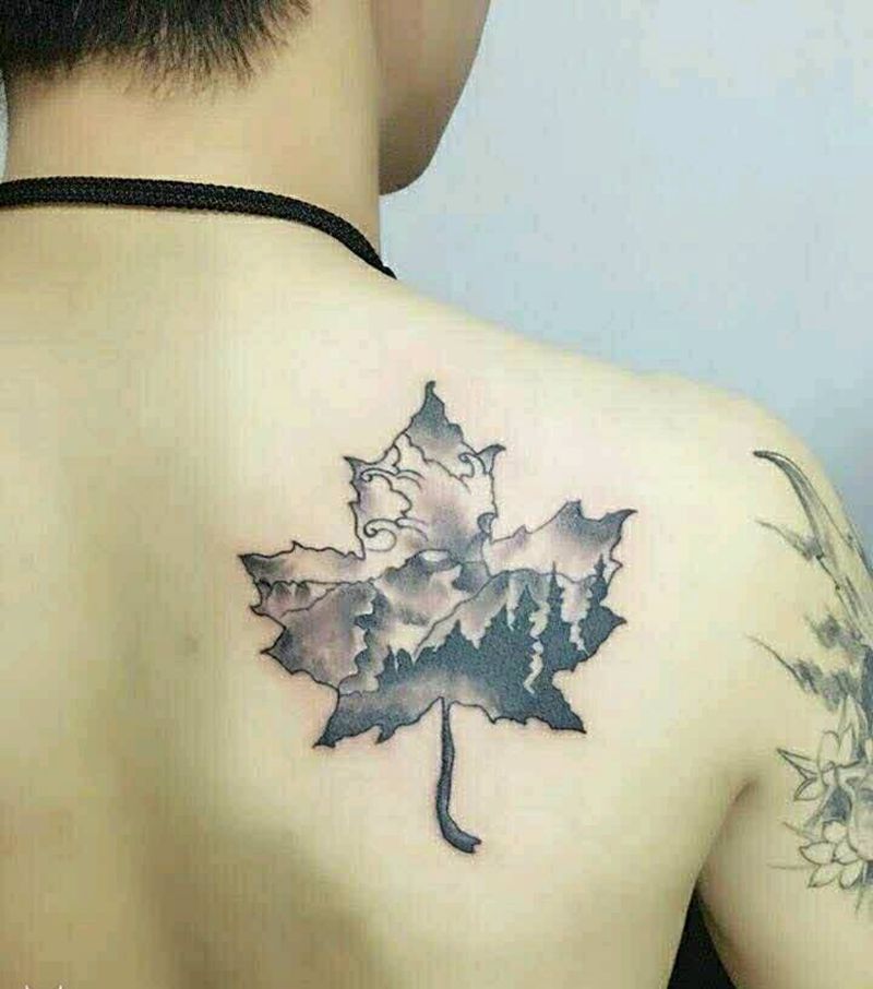 枫叶纹身图片