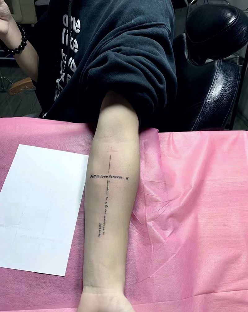 小图纹身图片_手臂花体字纹身图案