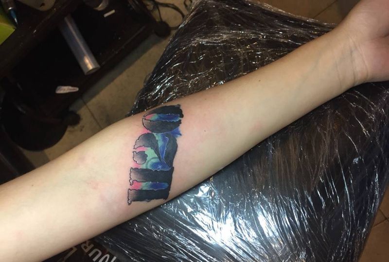 遮盖，数字纹身图片_成品手臂欧美写实清新字符原创纹身图案