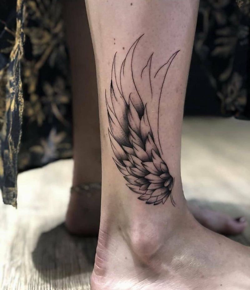 女生脚踝纹身图片_成品腿部传统纹身图案