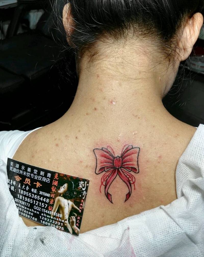 蝴蝶结。纹身图片