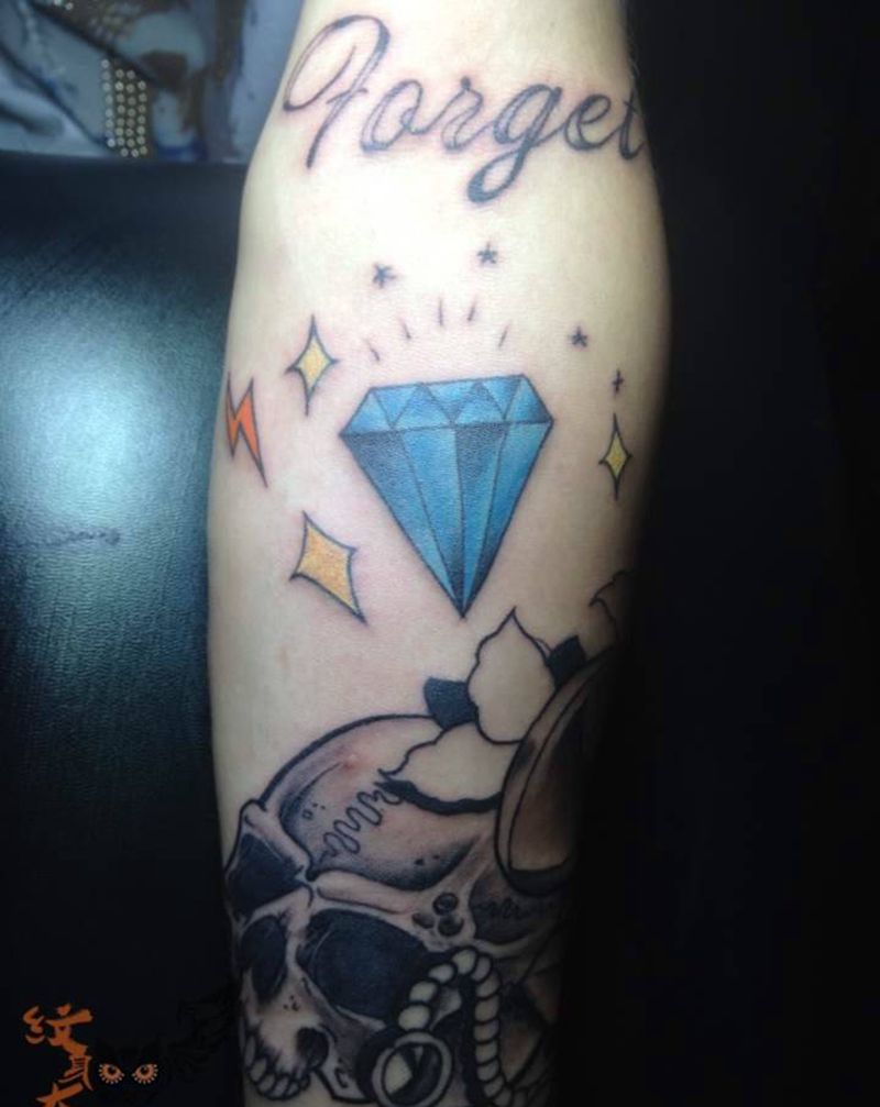 未完成纹身图片_欧美手臂纹身图案