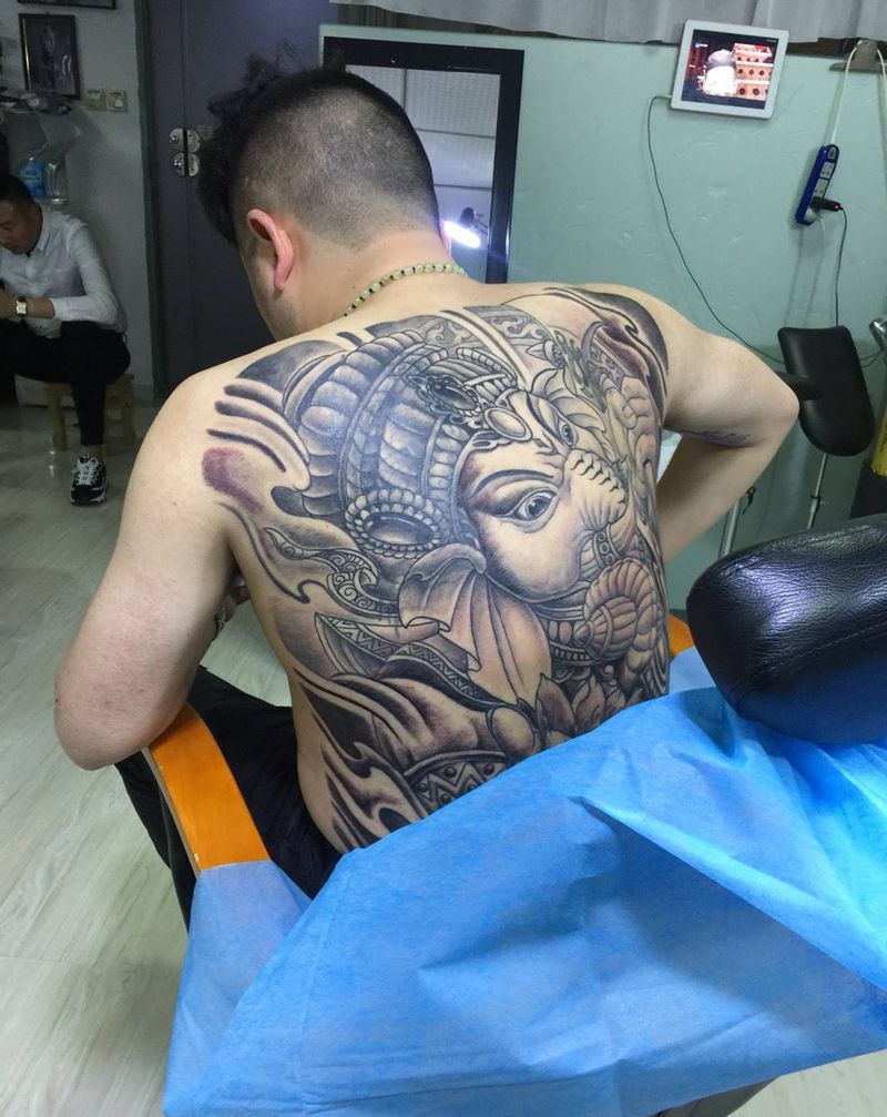 满背象神 进行中纹身图片_成品背部传统宗教动物纹身图案