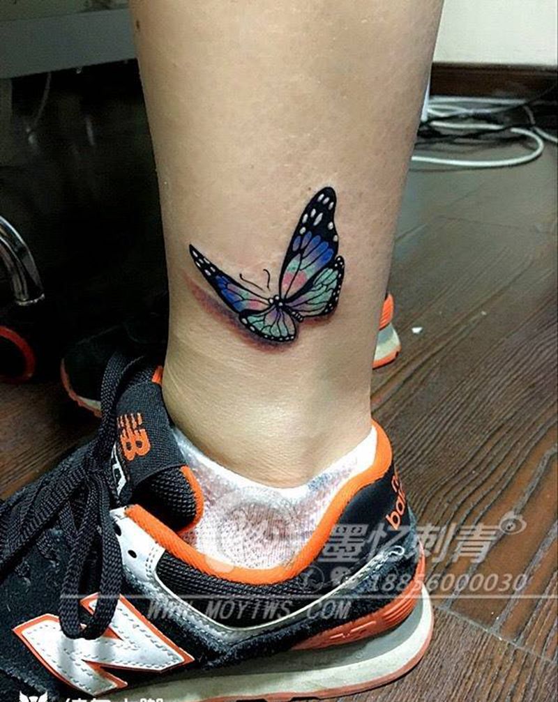 小蝴蝶纹身图片_腿部清新静物几何纹身图案