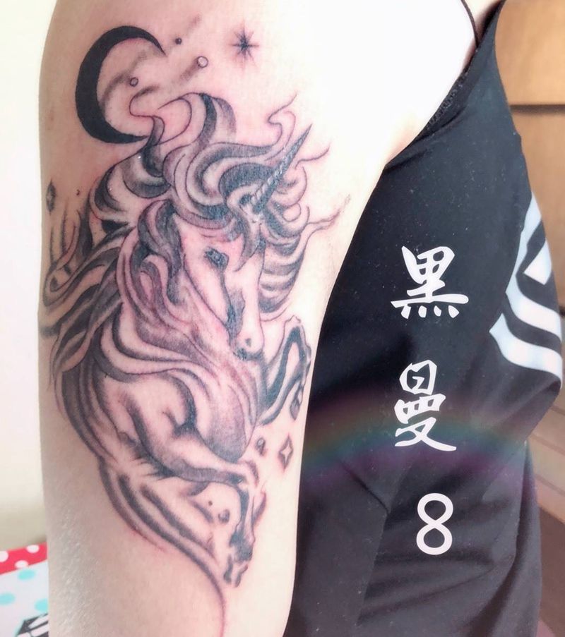 独角兽纹身图片_手臂水墨New School独角兽纹身图案