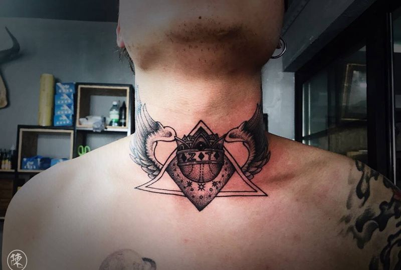 爆个脖子，点刺纹身图片