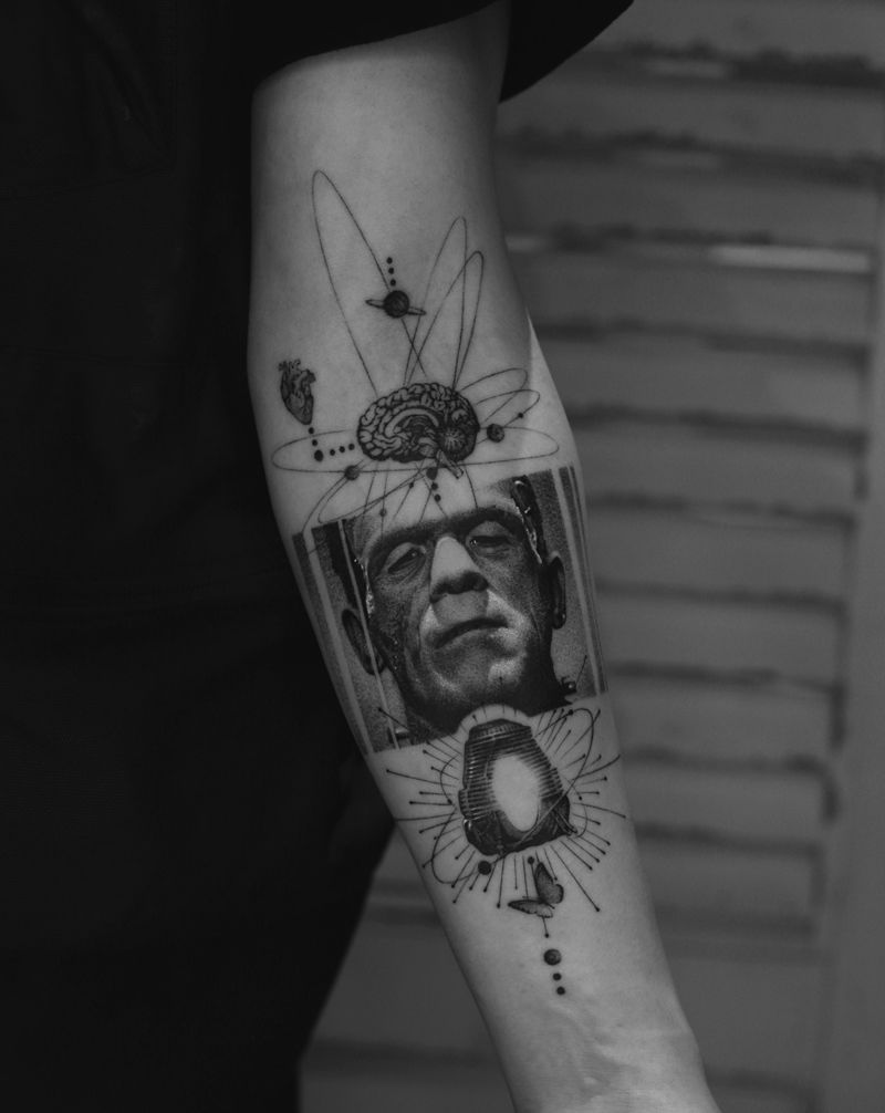 自然刺青處-成为前 作品纹身图片_手部欧美写实点刺怪物蝴蝶眼睛纹身图案