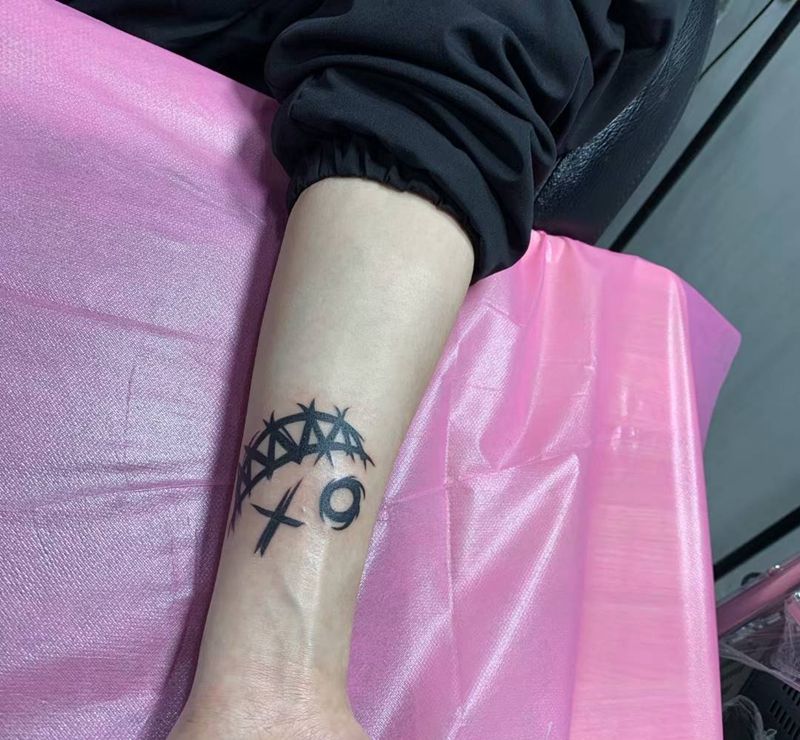 小图纹身图片_手臂花体字纹身图案