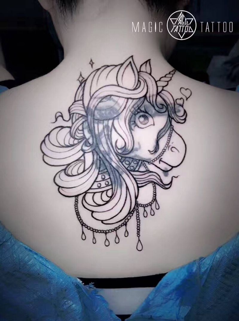 独角兽遮盖，未完纹身图片_颈部欧美蚌埠school遮盖独角兽纹身图案