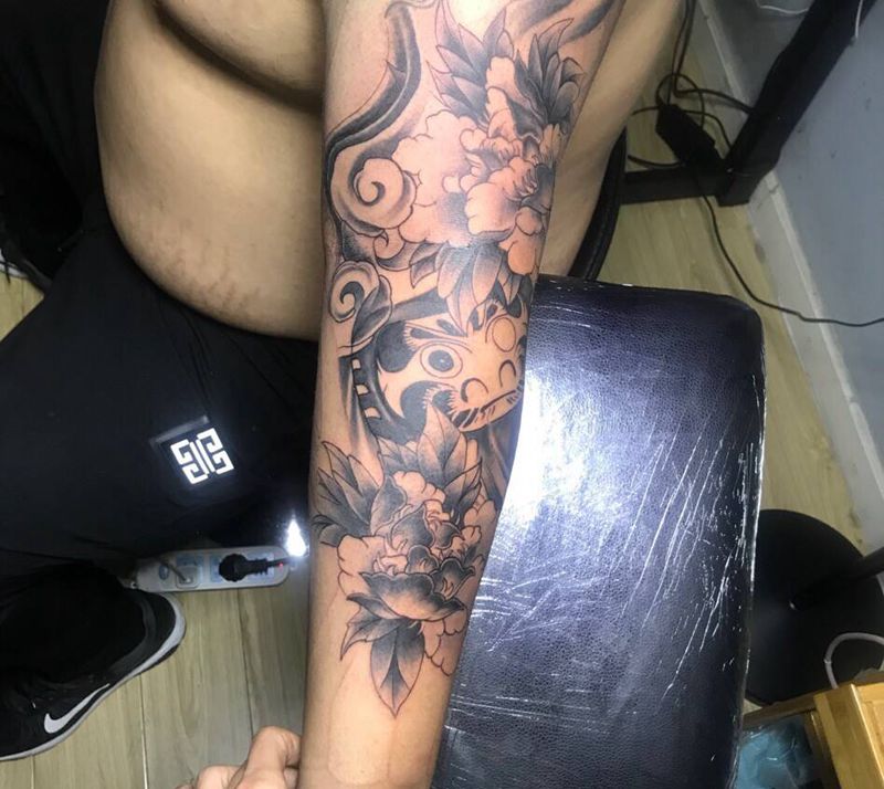 达摩蛋纹身图片_手臂老传统纹身图案