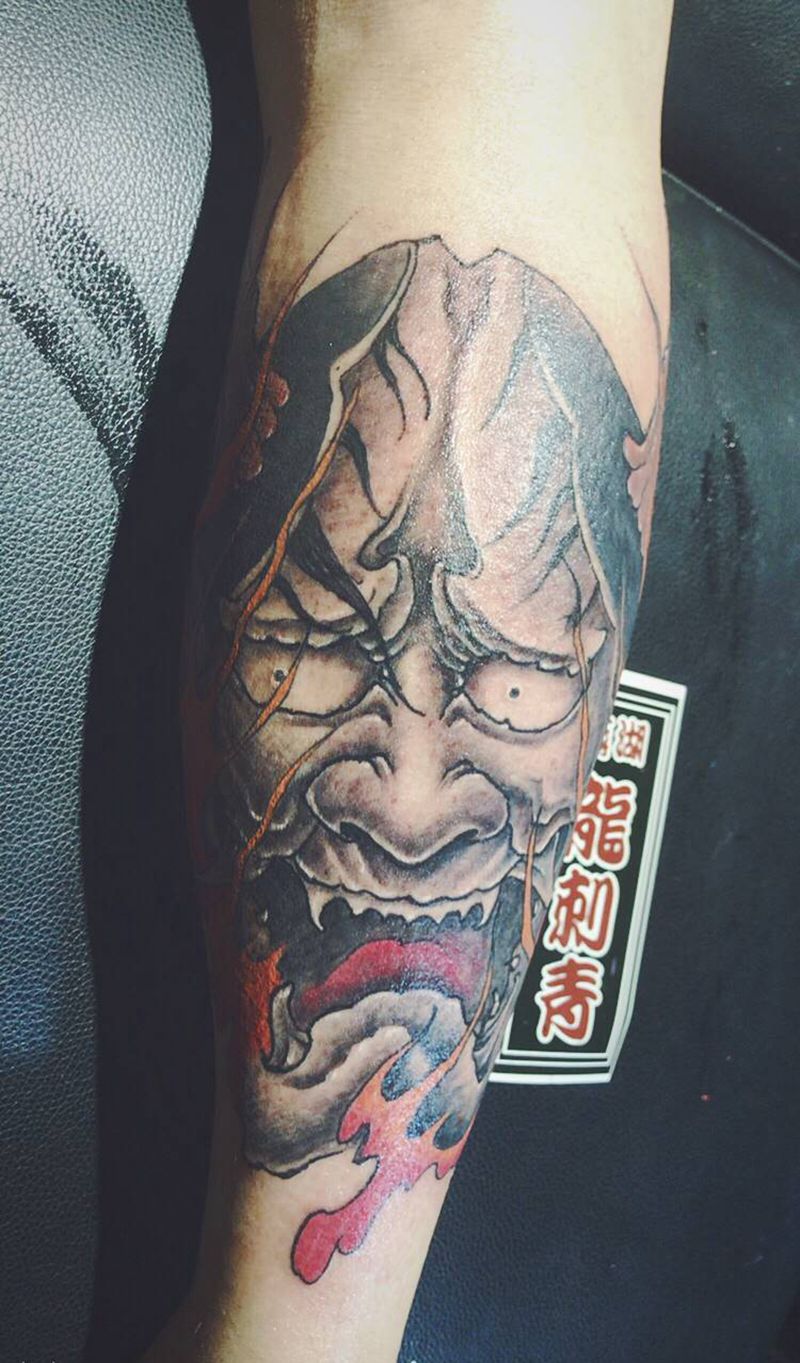 般若纹身图片_腿部新传统纹身图案