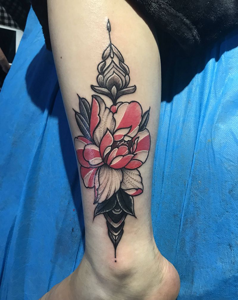 花纹身图片_腿部纹身图案