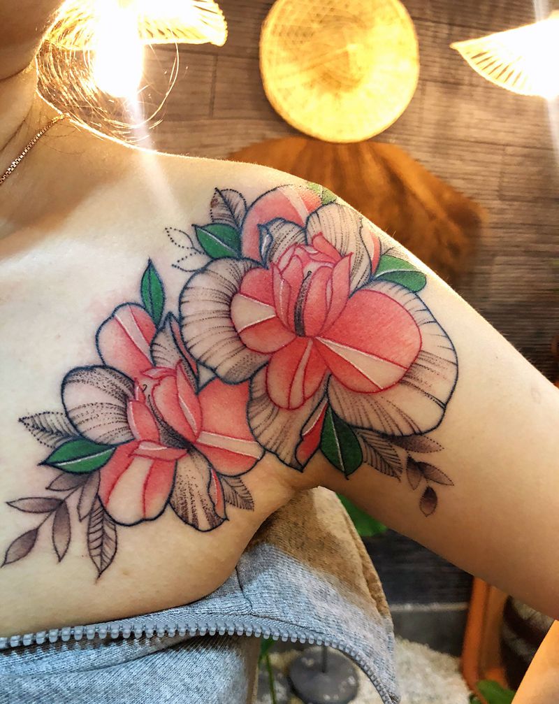 花纹身图片_肩部纹身图案