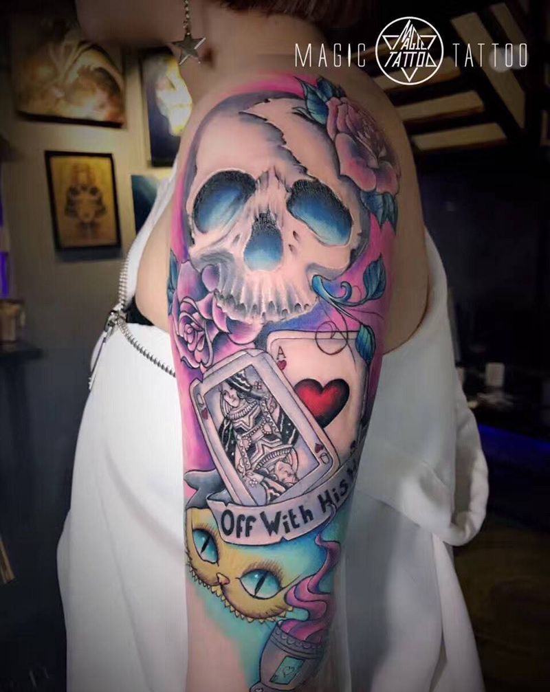 骷髅版爱丽丝梦游仙境纹身图片_手臂欧美蚌埠彩色骷髅遮盖猫爱丽丝扑克茶杯纹身图案