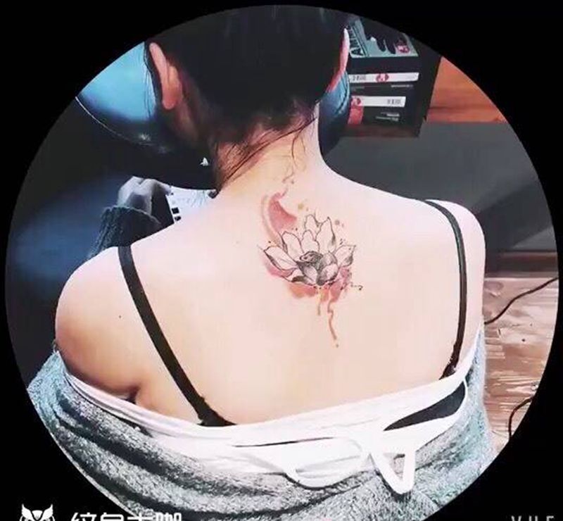 莲纹身图片
