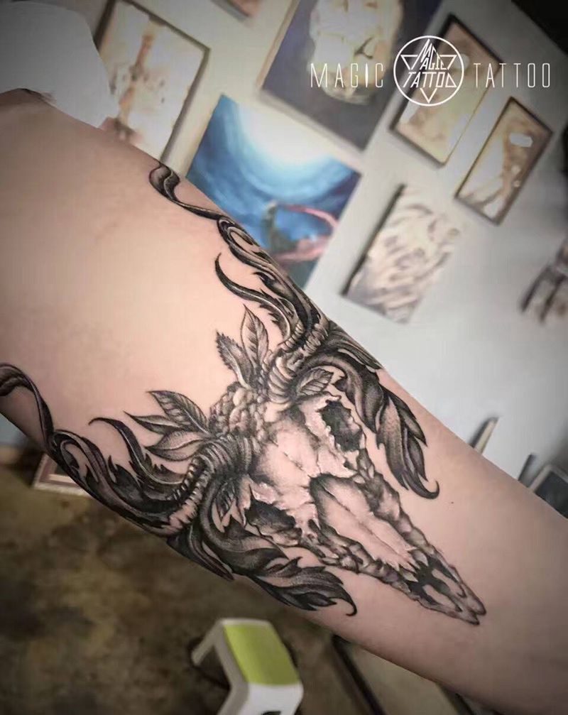 骨纹身图片_成品手臂动物蚌埠头骨鹿纹身图案