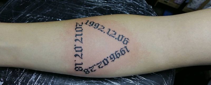 数字纹身图片_腿部手臂几何图腾纹身图案