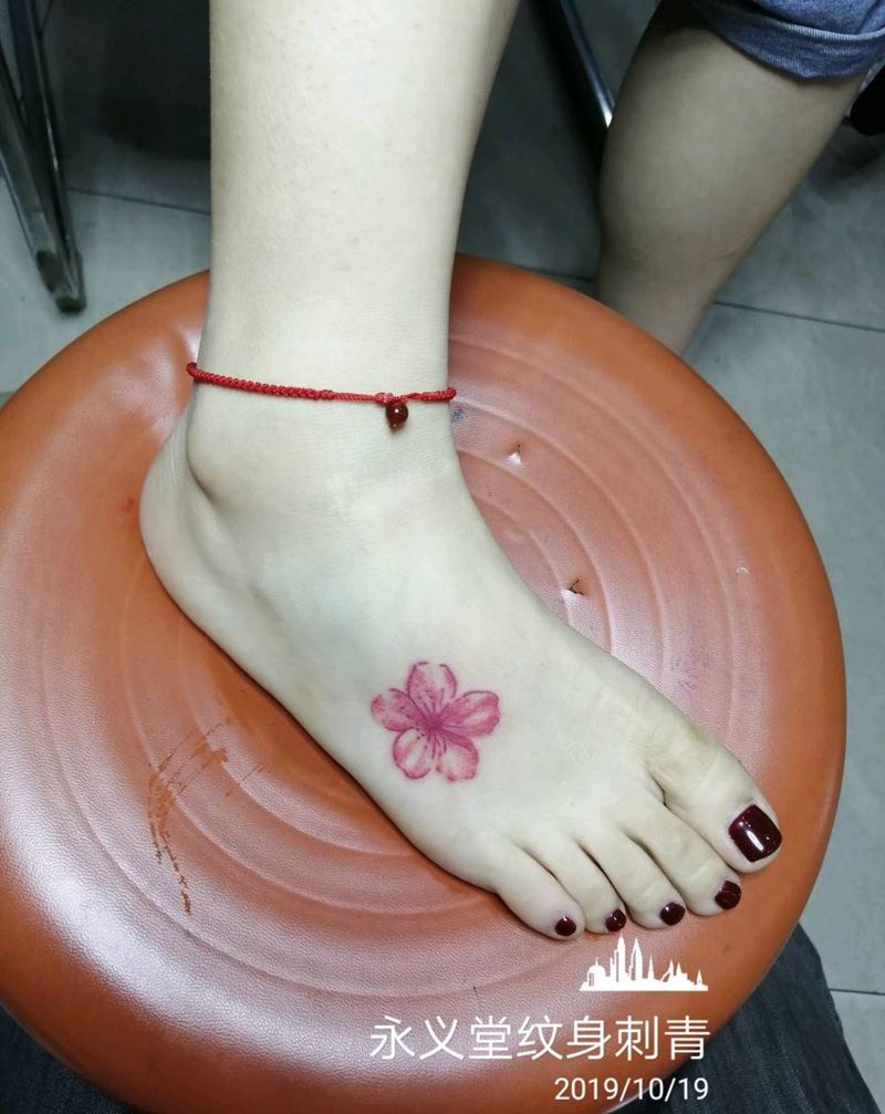 樱花纹身图片_脚部手臂New School新传统纹身图案