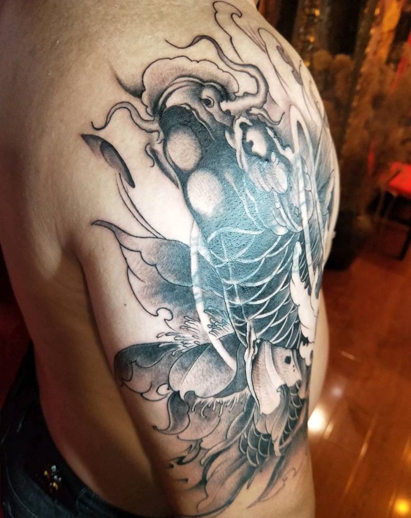 锦鲤纹身图片_手臂老传统纹身图案