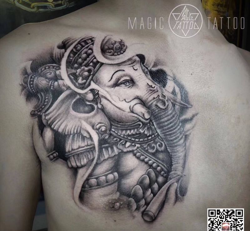 象神遮盖纹身图片_胸部新传统遮盖象神纹身图案
