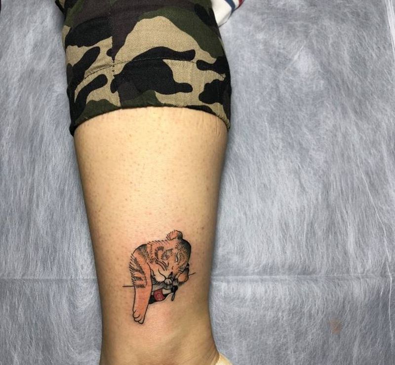 小老虎纹身图片_水彩New School纹身图案