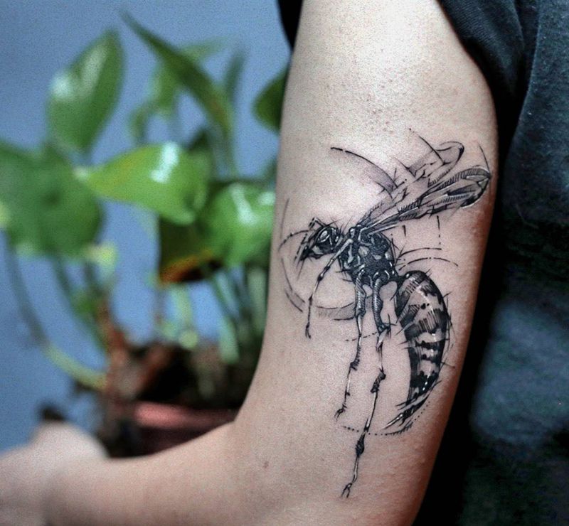 蜂纹身图片
