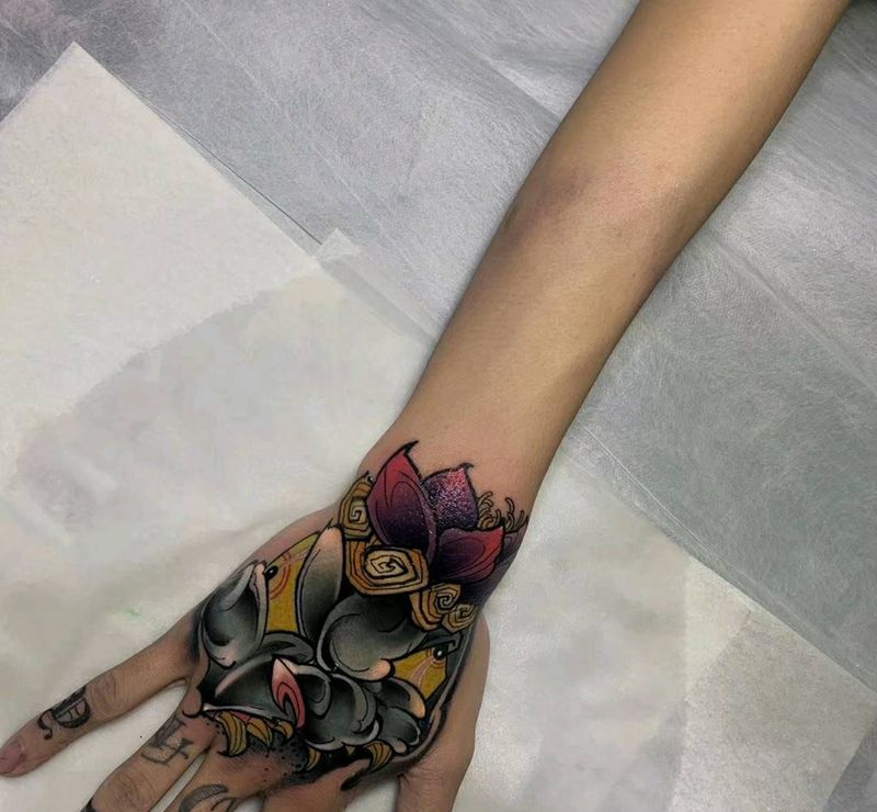 Ns手背纹身图片_手部New School纹身图案