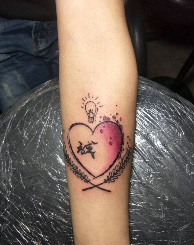 我们不一样的爱心纹身图片