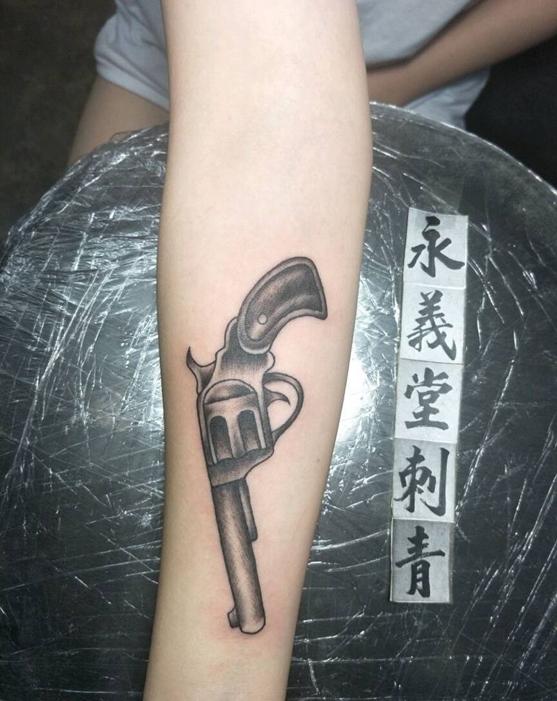 枪纹身图片